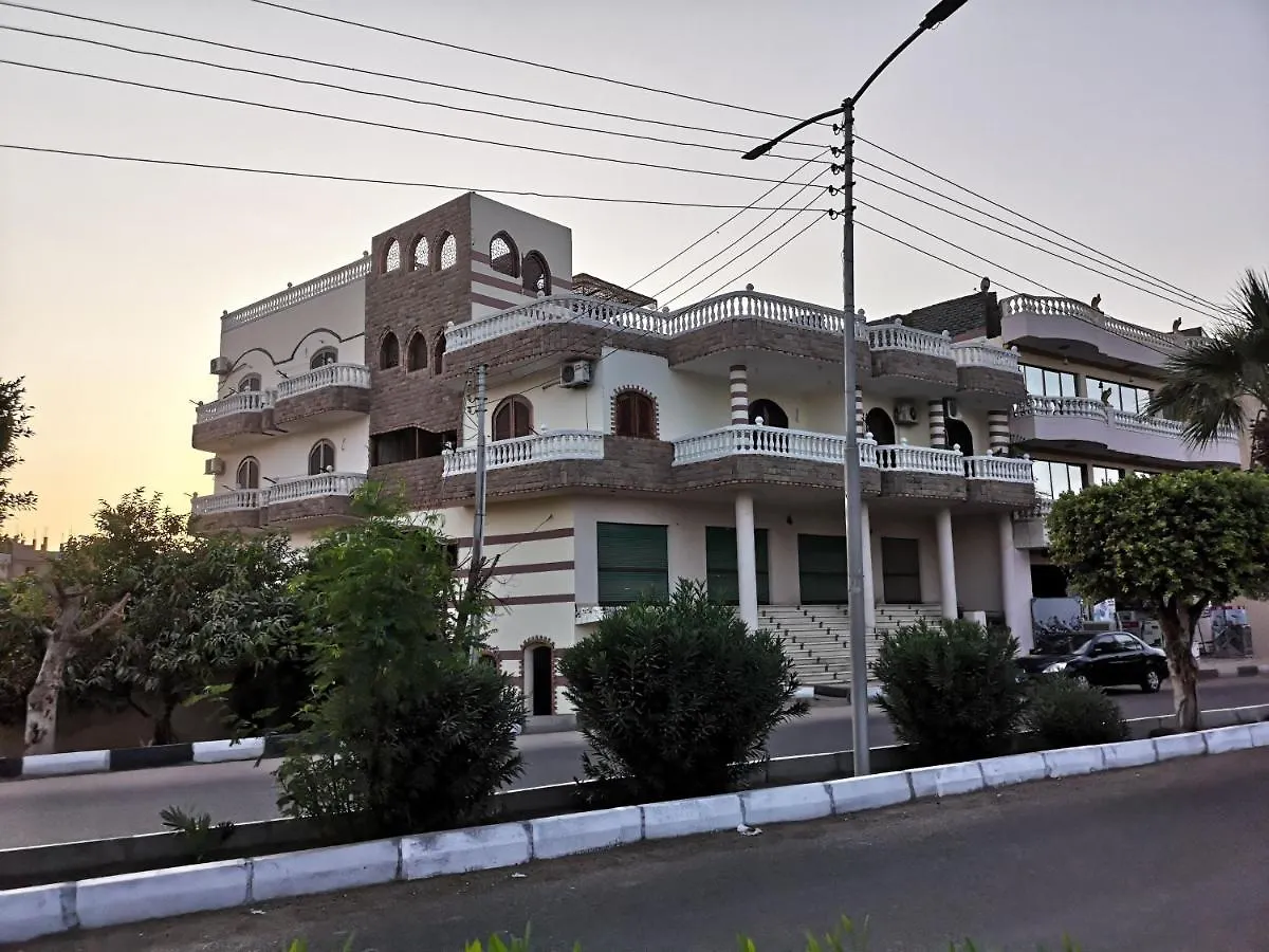 Luxor Hotel Bella Vista Apartments And Hotel